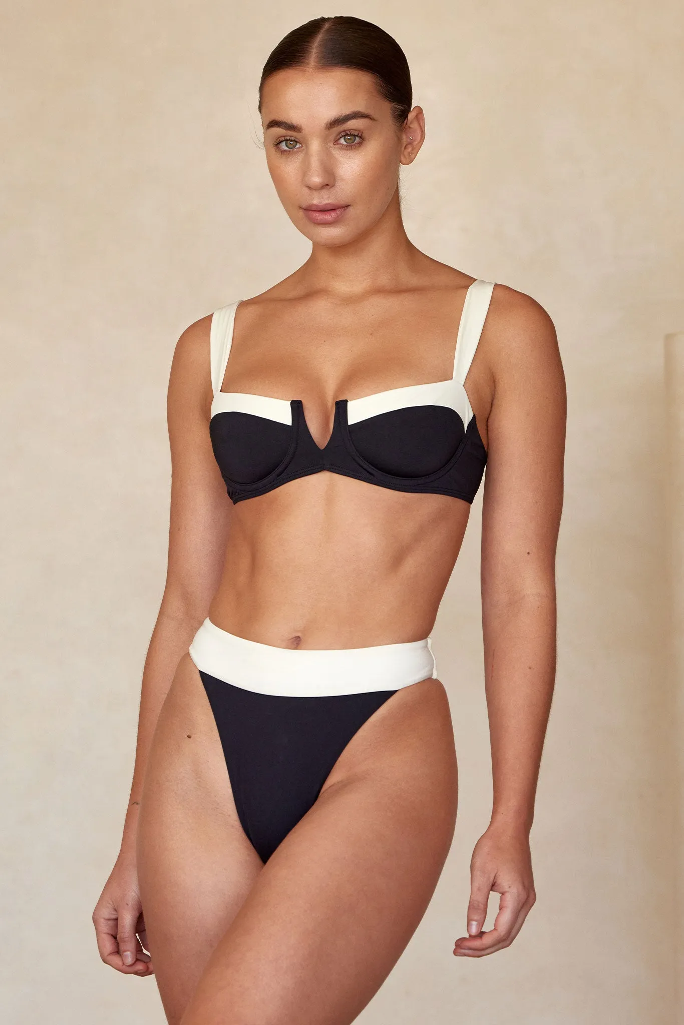 Clovelly Top - Black/Ivory